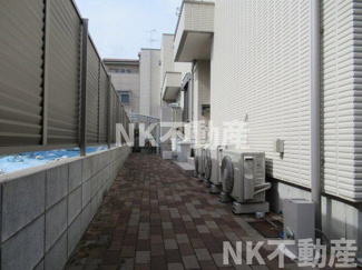 【エントランス】 | 落ち着いたエントランスです