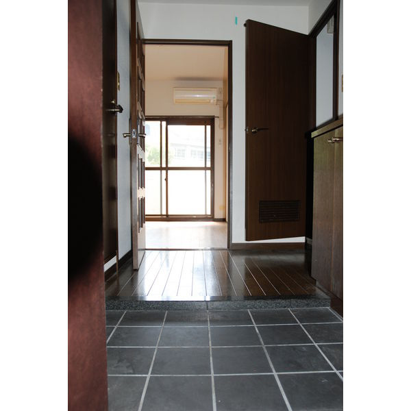 アクセス天神の玄関|写真は別号室タイプです