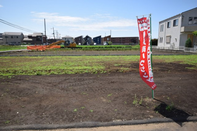 【前面道路含む現地写真】 | ＭＬＨ六会日大前3棟（NO.２）建築条件付売地（土地） | 藤沢市亀井野の条件付売地（土地）です☆藤沢市で新築戸建てを検討されている方はぜひお問い合わせください☆