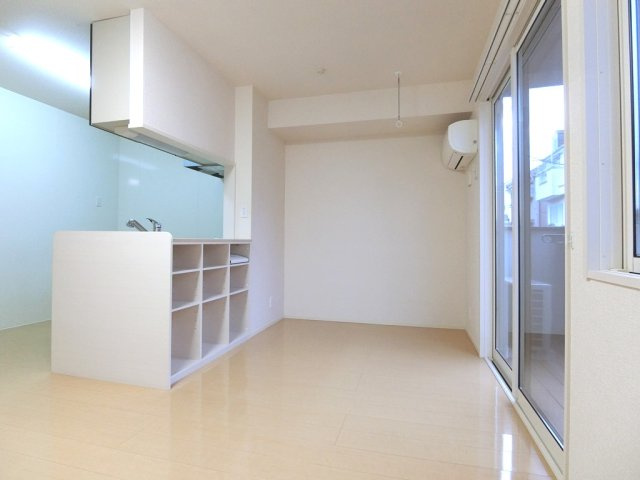【洋室】 | CASA　de　Tomo | LDK