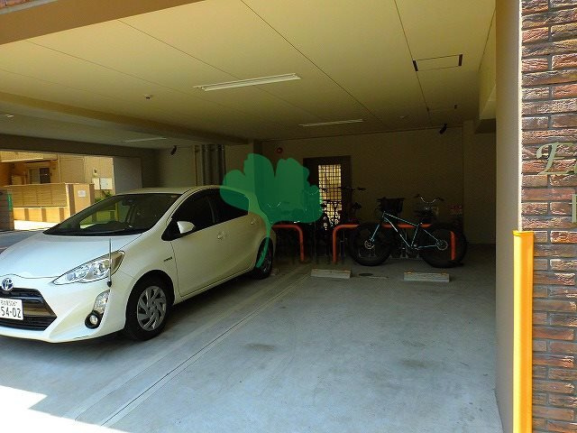 アイントラハト博多駅南の駐車場