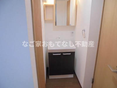 【独立洗面台】 | アースクエイク上条A棟 | モデルルーム（同型タイプ）