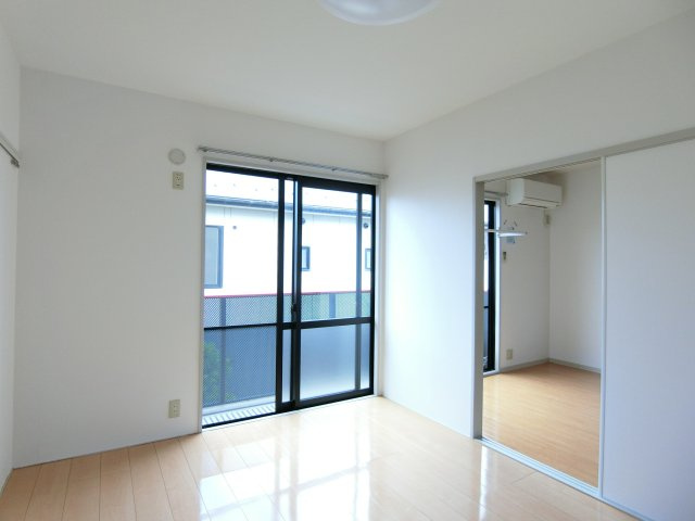 カーサイベリアル　Dの洋室