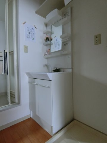 カーサイベリアル　Dの洗面所