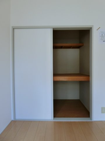 カーサイベリアル　Dの収納