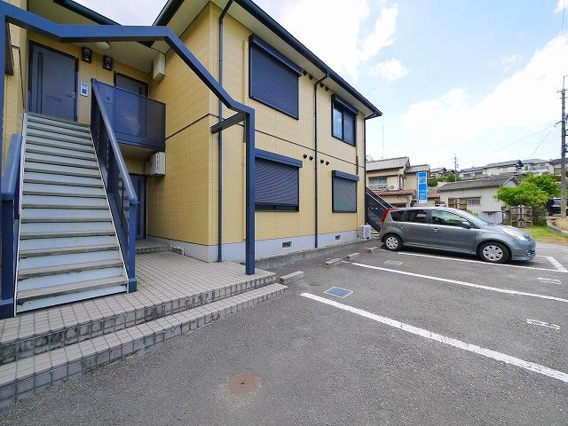 ユーエムアイリスコートの駐車場