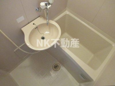 【浴室】 | ガリューコート菱屋西（長瀬賃貸） | 落ち着いた空間のお風呂です