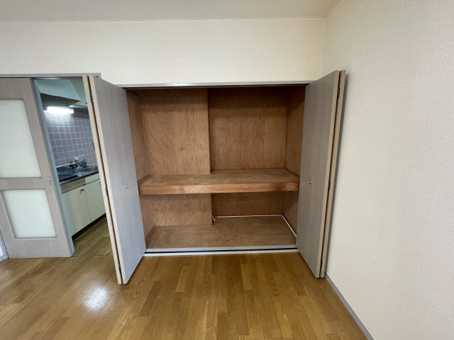プラネット東海の洋室