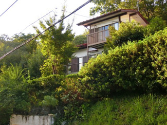 【外観】 | 緑豊かな自然と眺望に癒される温泉付き別荘！