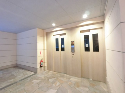 【その他共用部分】 | 横浜テラス | 忙しい朝でも安心。エレベーター２基付。