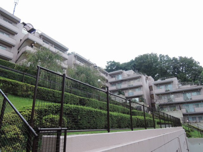 【外観】 | コスモ綱島台２号館 | 子育て世代に嬉しい足音等階下の心配のない1階住居♪