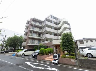 【外観】 | 横浜市営地下鉄ブルーライン「新羽」駅徒歩4分、東急東横線「大倉山」駅バス8分「東急住宅前」停歩2分。