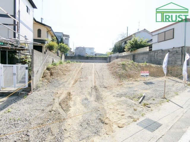 明石市大久保町大窪　土地　建築条件なしの前面道路含む現地写真|前面道路含む現地写真です