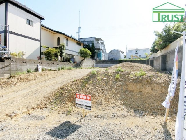 明石市大久保町大窪　土地　建築条件なしの前面道路含む現地写真|前面道路含む現地写真です