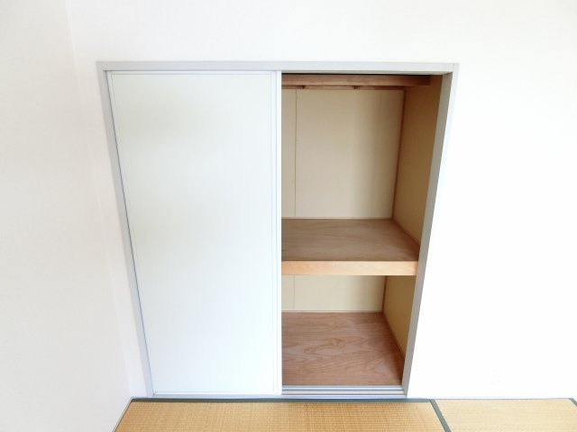 ハイツモンテリブロのエントランス