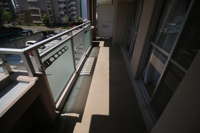 【バルコニー】 | ルゼフィール名谷東