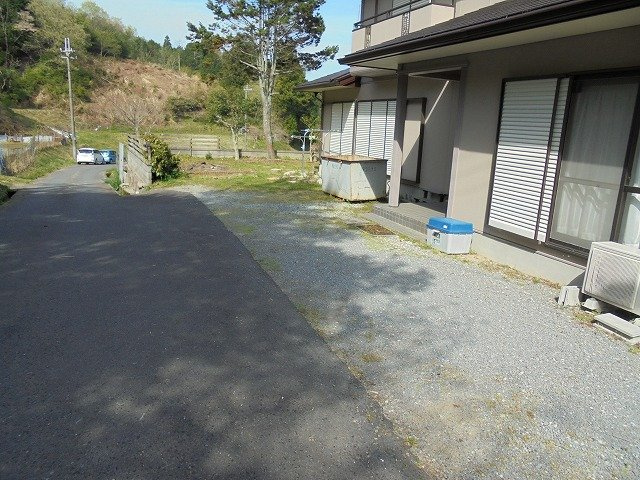 篠山市栗柄　中古戸建の駐車場
