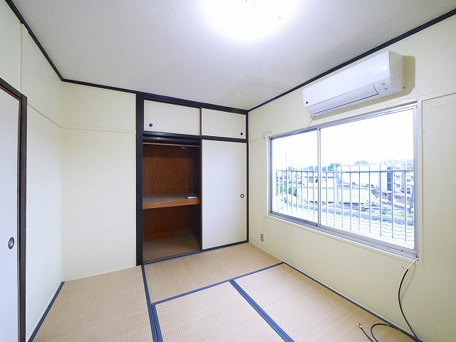 西ノ京ハイツの和室