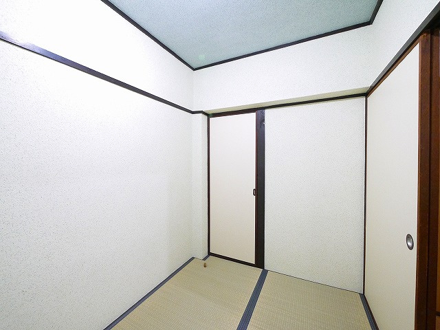 西ノ京ハイツの和室