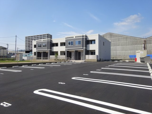 サンハイツ西条東の駐車場|駐車場2台目用意できます。
