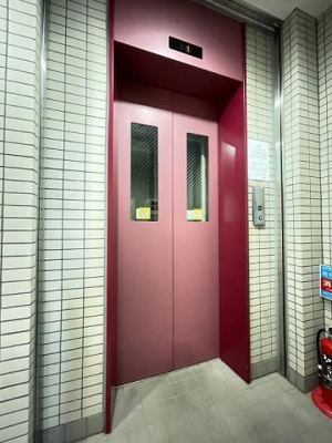 【その他共用部分】 | アイホーム茅ヶ崎 | エレベーター付き！荷物の多い日や疲れた日でも、3階までラクラク上がれます☆