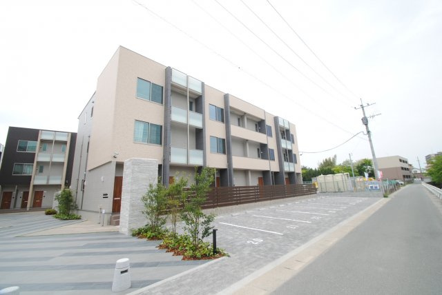 エルグランドパティオ参番館