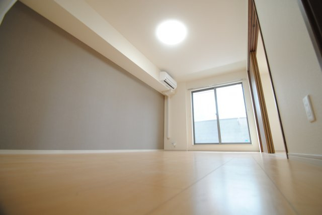 エルグランドパティオ参番館の居間・リビング