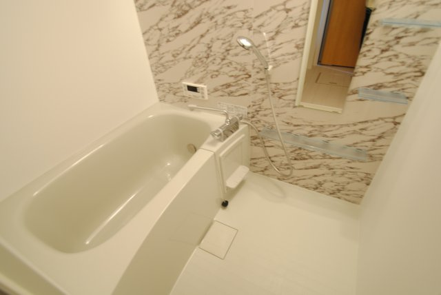 WITH THE LIGHTの浴室|内装イメージ：同物件別室