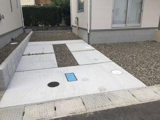 【駐車場】
