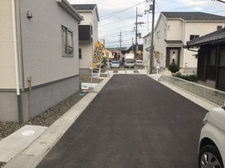 【前面道路含む現地写真】