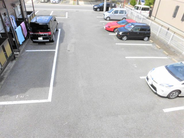 レスパスドルポⅢの駐車場