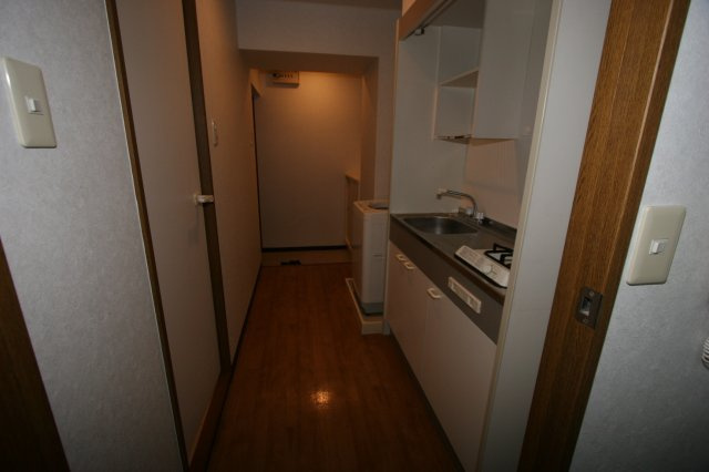 ファミール中野１のキッチン