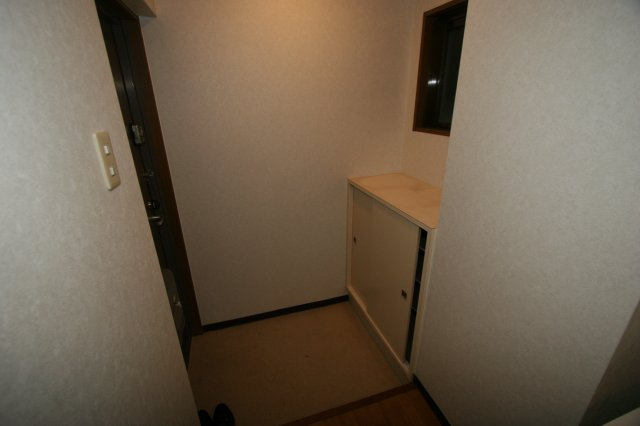 ファミール中野１のエントランス