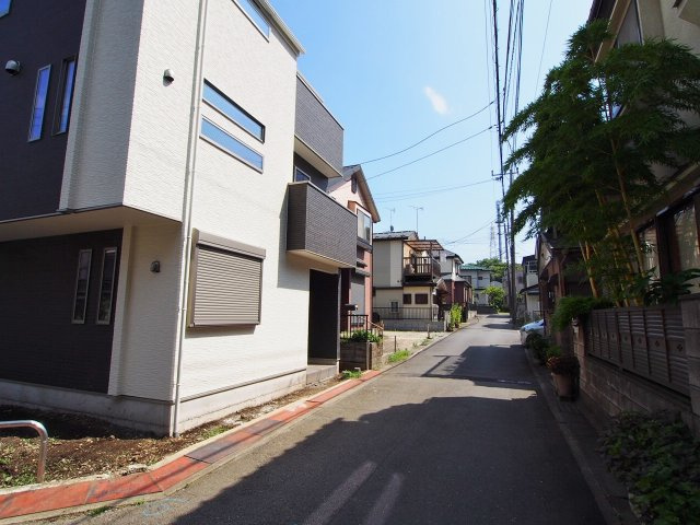 保土ヶ谷区川島町　新築戸建ての前面道路含む現地写真|ペアガラス・24時間換気システムなど快適に過ごせる機能も充実