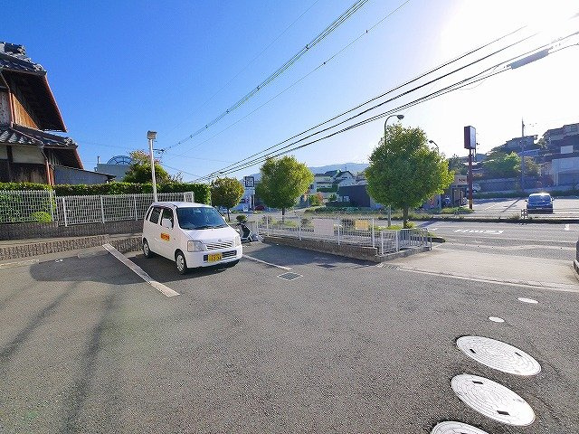 ジュエリーヒルの駐車場|駐車スペースもあります