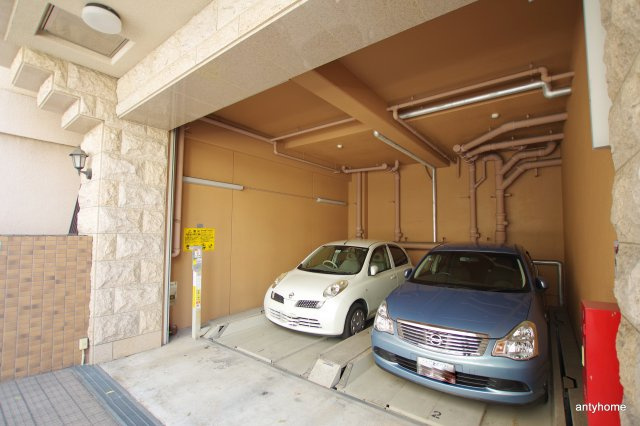 シャンティ千歳　仲介手数料無料の駐車場