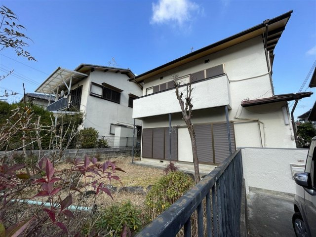 緑ヶ丘中町貸家の庭
