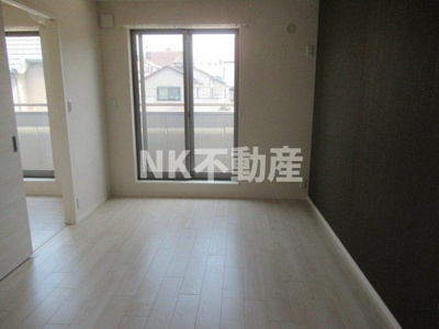 【寝室】 | アンベリール（八戸ノ里賃貸） | 落ち着いて過ごせるお部屋なので、寝室にいかがでしょうか