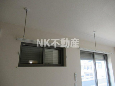 【設備】 | アンベリール（八戸ノ里賃貸） | 室内物干しです