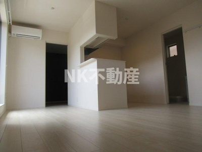 【居間・リビング】 | アンベリール（八戸ノ里賃貸） | ゆったりとしたリビングです