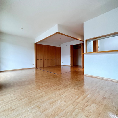 【居間・リビング】 | クリスタルステージ