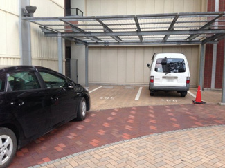 【駐車場】