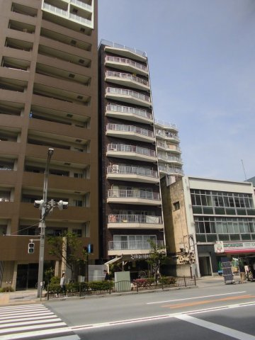 ニュー松が谷マンションの外観