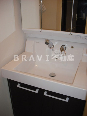 アーバネックス谷町　BRAVI不動産の洗面所|【アーバネックス谷町】広い洗面スペース