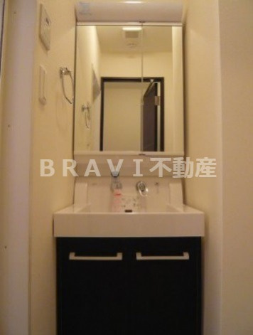 アーバネックス谷町　BRAVI不動産の独立洗面台|【アーバネックス谷町】独立洗面化粧台付き