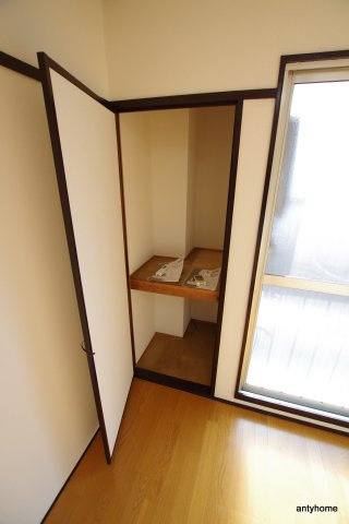 南森町ロイヤルハイツ　仲介手数料無料の収納