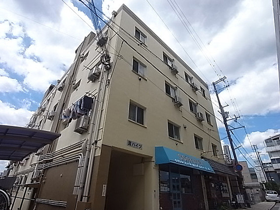 灘ハイツの外観