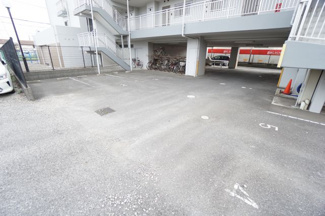 【駐車場】