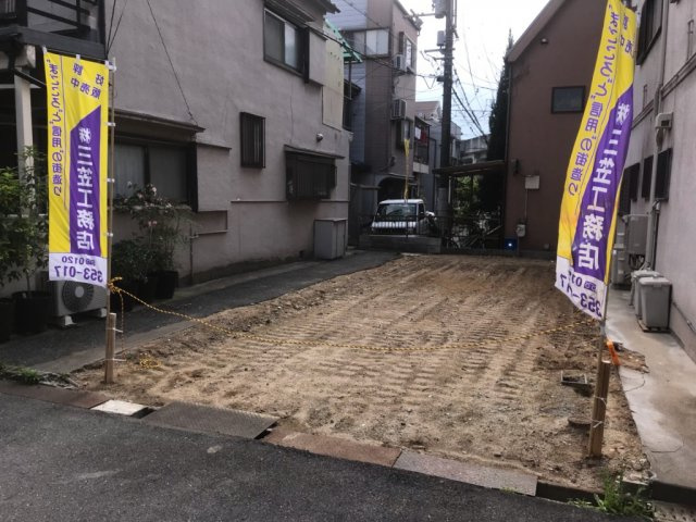 サガミ・タウン御供田１丁目の前面道路含む現地写真