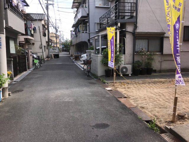 サガミ・タウン御供田１丁目の前面道路含む現地写真